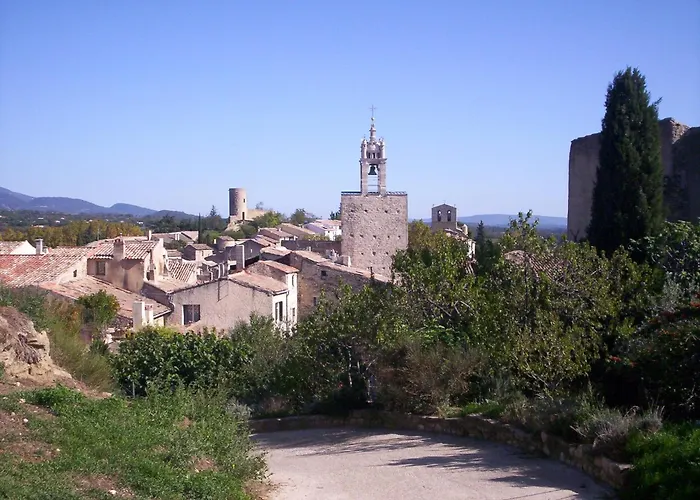 Logis Hotel De L'Etang Cucuron