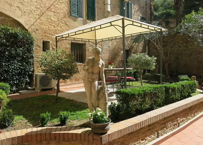 Piazza Paradiso Accommodation Sienne