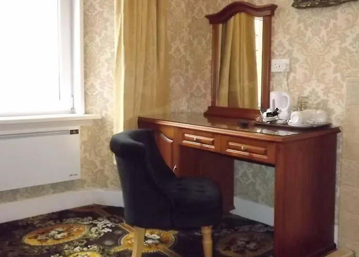 Palace Hotel - Small Hotel