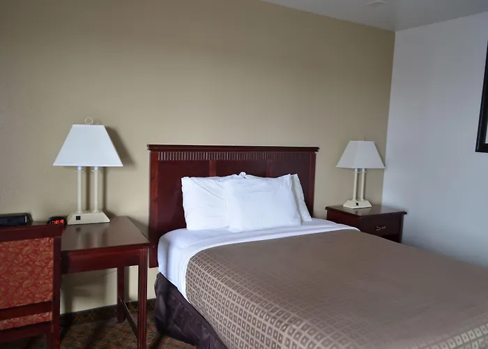 Nephi Hotels