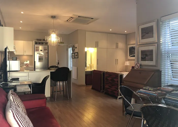 Navona Constantia Guest Cottage