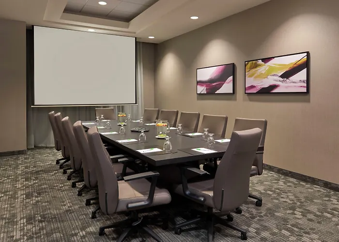Courtyard By Marriott Kingston Highway 401 Hotel