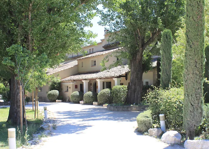 Logis Hotel le Mas De Cure Bourse LʼIsle-sur-la-Sorgue