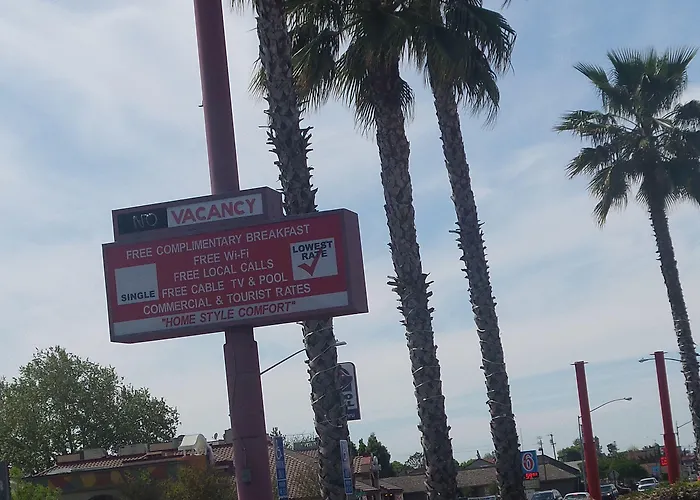 Holiday Motel Oakdale