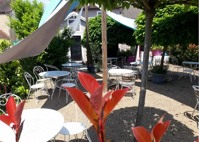 Le Merle Blanc Hôtel Logis Digoin