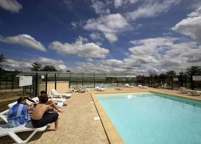 Hotel Terres de France - Les Hameaux de Miel à Beynat