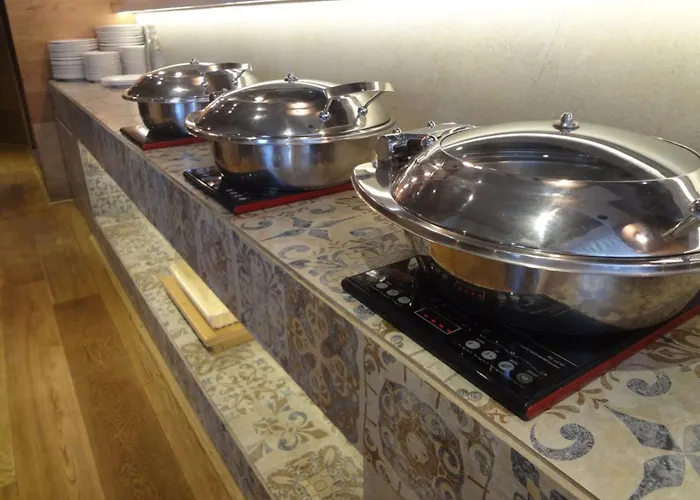 Hotel Suncity Apollo - Gateway Of India