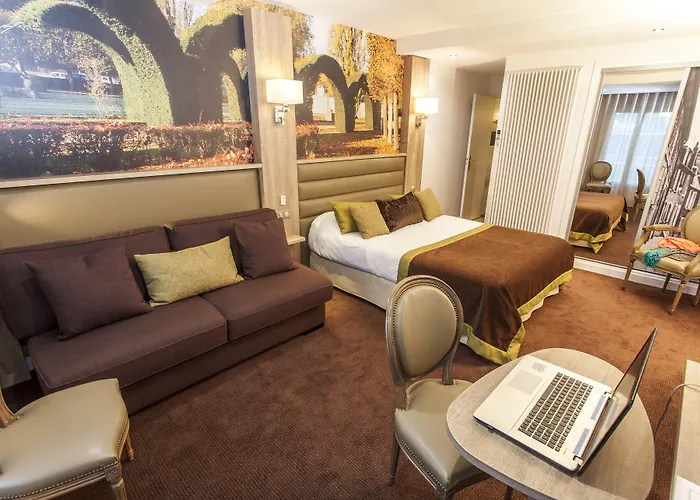 Hotel Logis - Le Christina à Bourges
