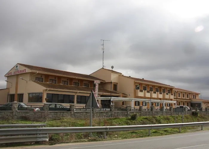 Hotel Alameda Alba De Tormes