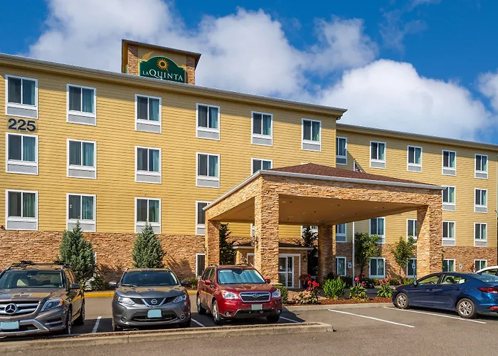 La Quinta By Wyndham Auburn Hotel