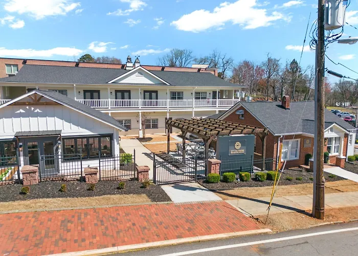 27 On Park Boutique Hotel & Venue Dahlonega