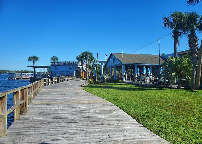 The Port Hotel And Marina