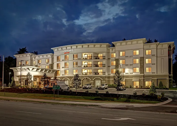 Courtyard By Marriott Boone