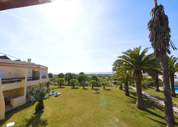 Praia Da Lota Resort - Beachfront Hotel Manta Rota