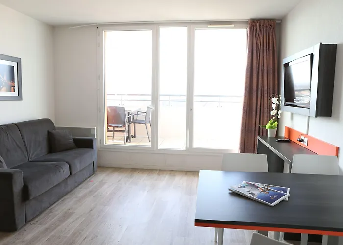 Aparthotel Adonis Paris Sud à Chevilly-Larue