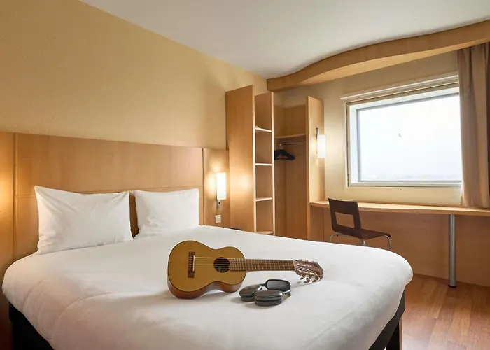 Hotel ibis Paris la Défense Esplanade à Courbevoie