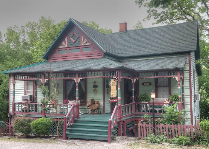 Hidden Springs Bed And Breakfast Eureka Springs