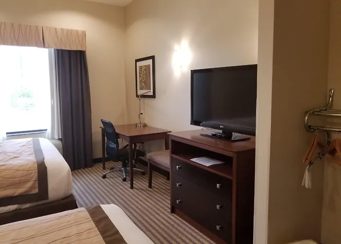 Baymont By Wyndham Victoria Hotel