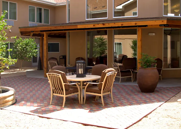 Baymont By Wyndham Hobbs Hotel