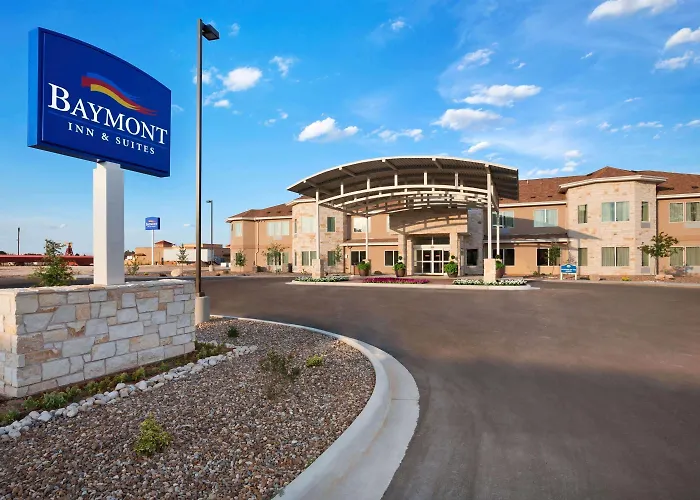 Baymont By Wyndham Hobbs Hotel