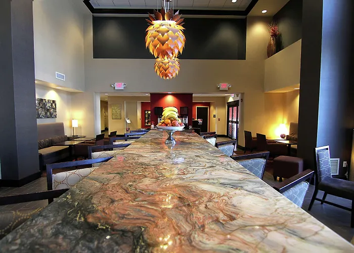 Hampton Inn & Suites Grand Forks