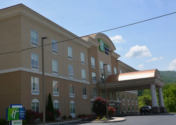 Holiday Inn Express & Suites Caryville By Ihg