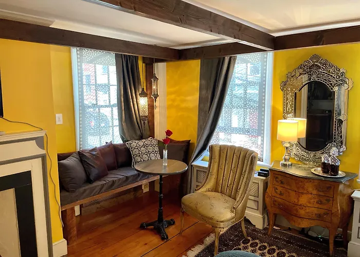 Moroccan Boutique Guest House Boston