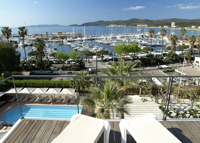 Auberge De La Calanque Le Lavandou