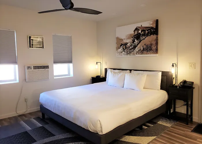 Iron Horse Inn Cottonwood