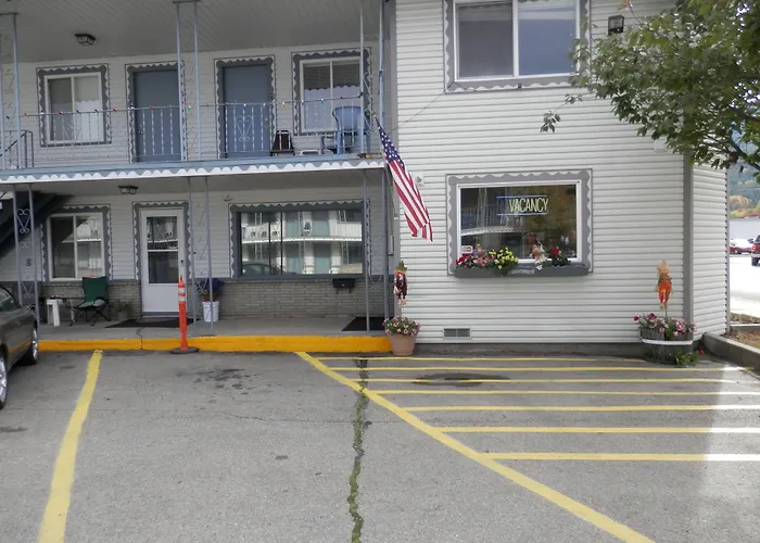 Trail Motel