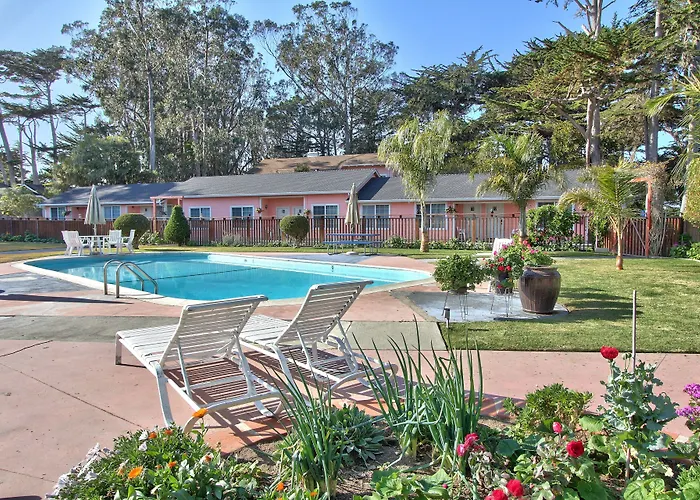 Butterfly Grove Inn