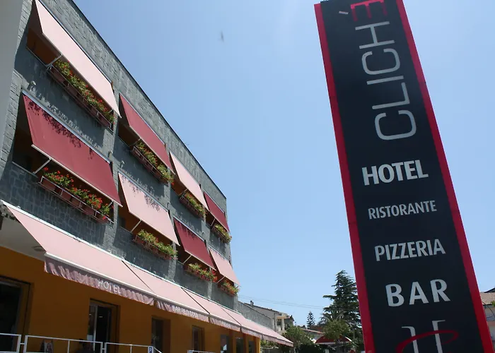 Hotel Cliché