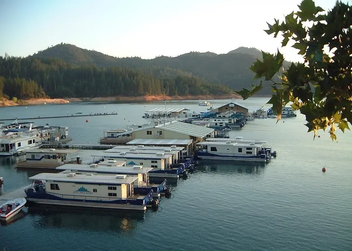 Bridge Bay Lodge At Shasta Lake