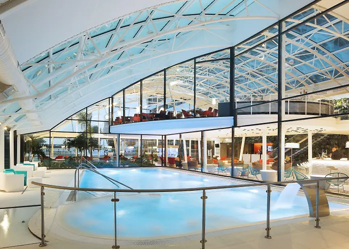 Hotel Oceania Paris Roissy Cdg à Le Mesnil-Amelot