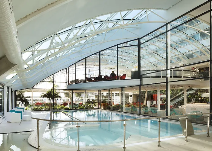 Hotel Oceania Paris Roissy Cdg à Le Mesnil-Amelot