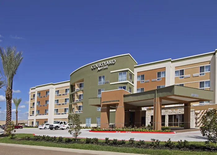 Courtyard By Marriott Victoria Hotel