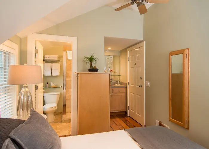 8 Dyer Hotel Provincetown