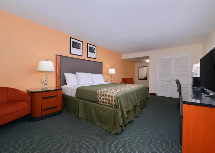 Media Inn & Suites