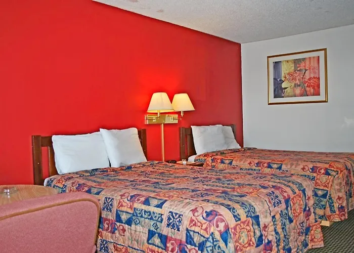Travelodge By Wyndham Calhoun South I-75