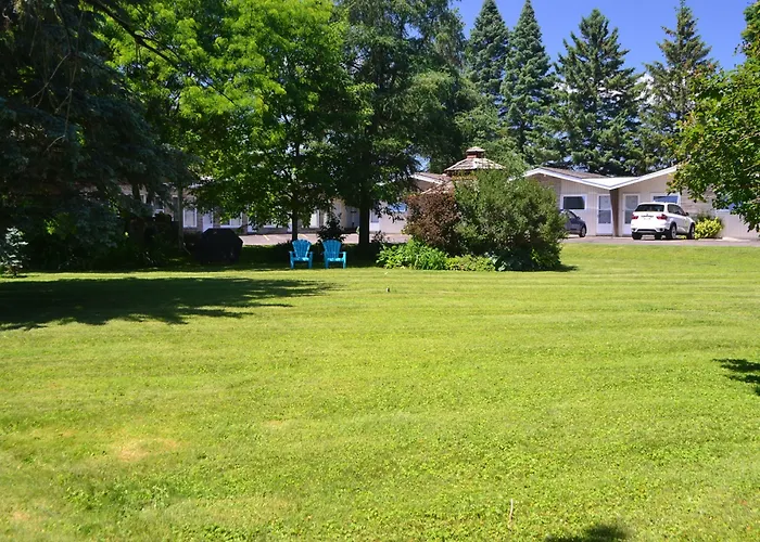 Stratford Suburban Motel