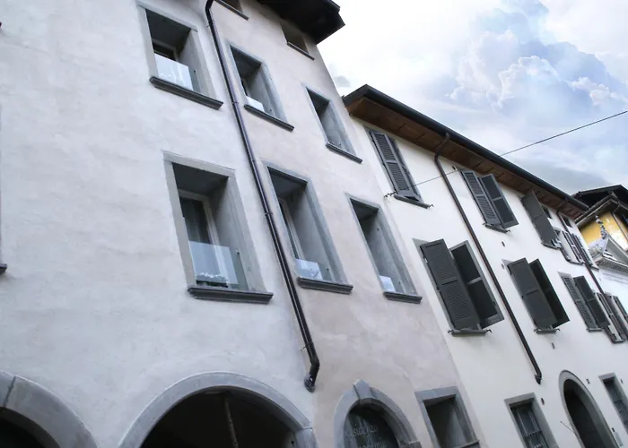 Academia Residence
