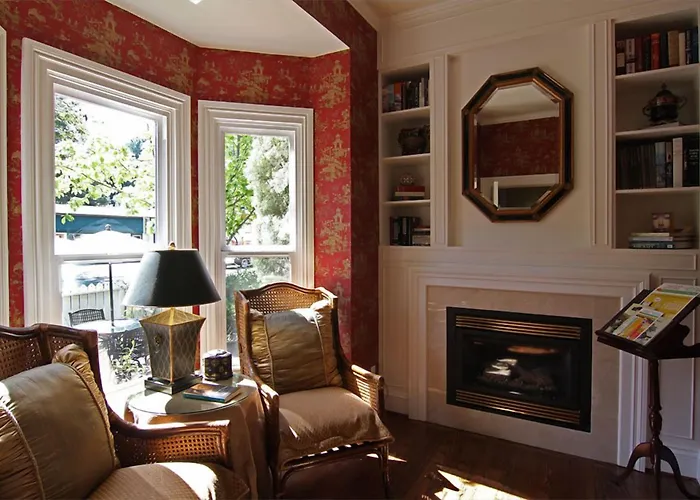 Embrace Calistoga Bed & Breakfast