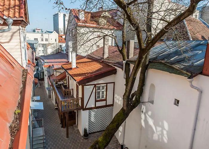 Three Crowns Residents Hotel Tallinn