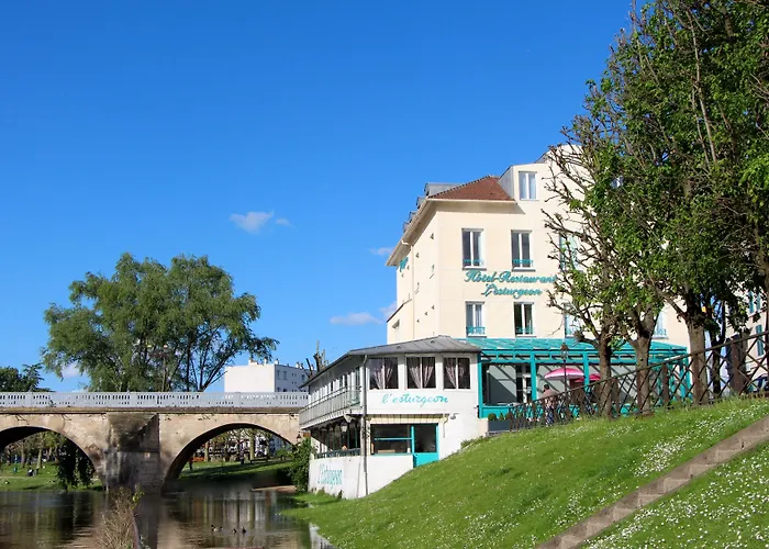 Hôtel L'Esturgeon Poissy