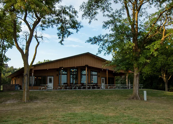 Lewis & Clark Resort