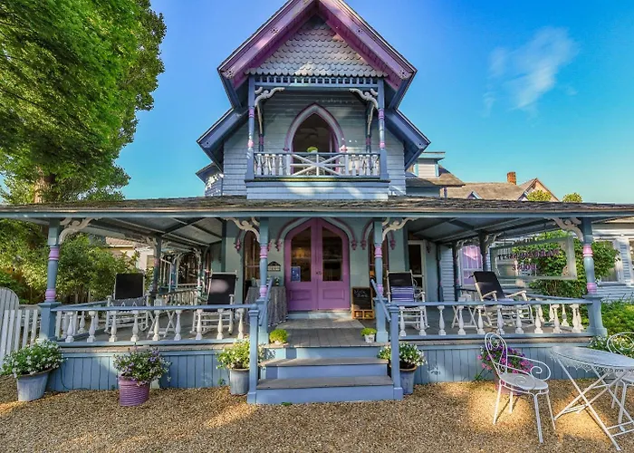 Narragansett House