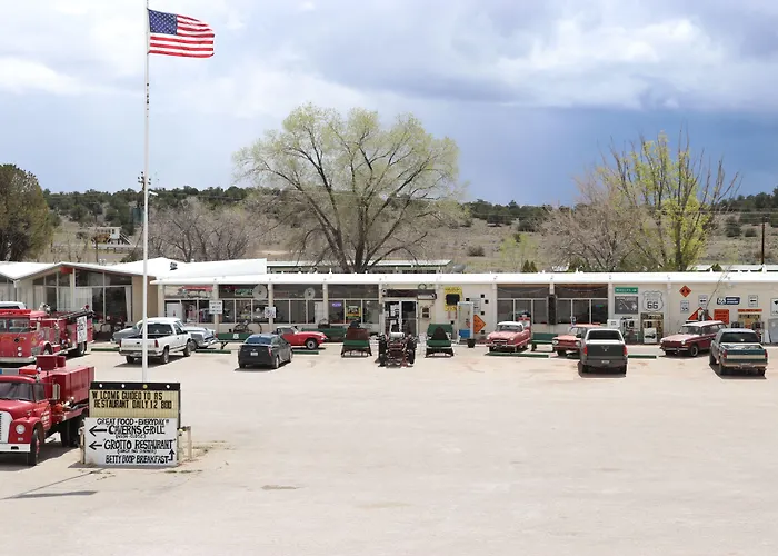 Grand Canyon Caverns Inn