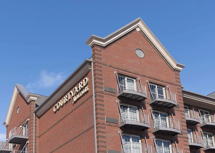 Courtyard By Marriott Holland Downtown