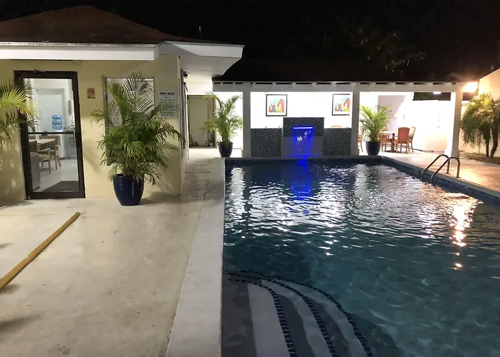 Colony Club Inn & Suites Nassau