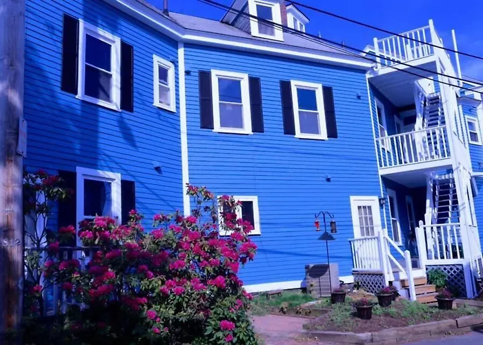 Salem Hotels